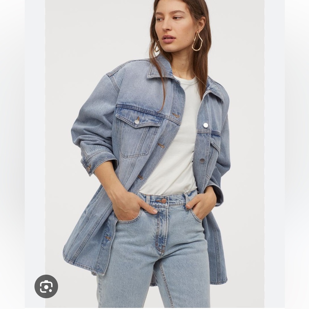 H&M OVERSIZED DENIM SHIRT JACKET LIGHT DENIM BLUE NEW SMALL with tags